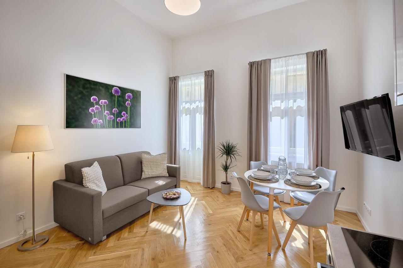 Downtown Suites Rubesova Prague Ngoại thất bức ảnh