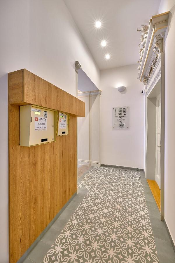 Downtown Suites Rubesova Prague Ngoại thất bức ảnh